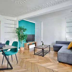 Quartier Saint Germain 1 , Paris France