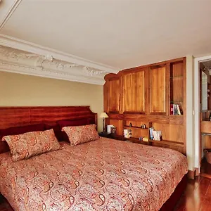 Avec 2 chambre , Paris France